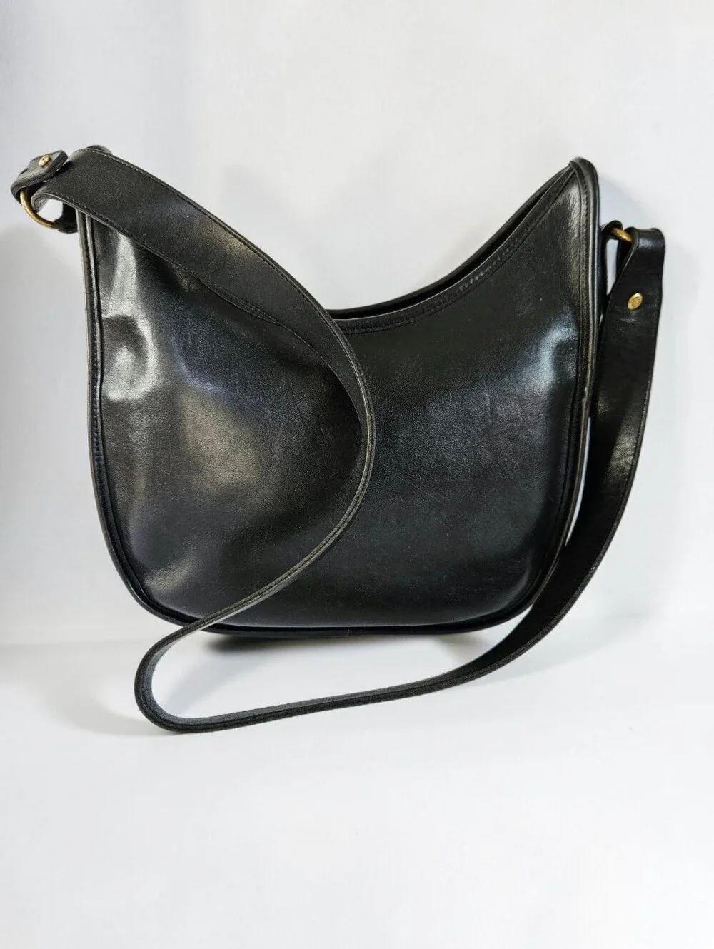 COACH Vintage Large Becket Zip Black Leather Crescent Shoulder Bag Purse 9920